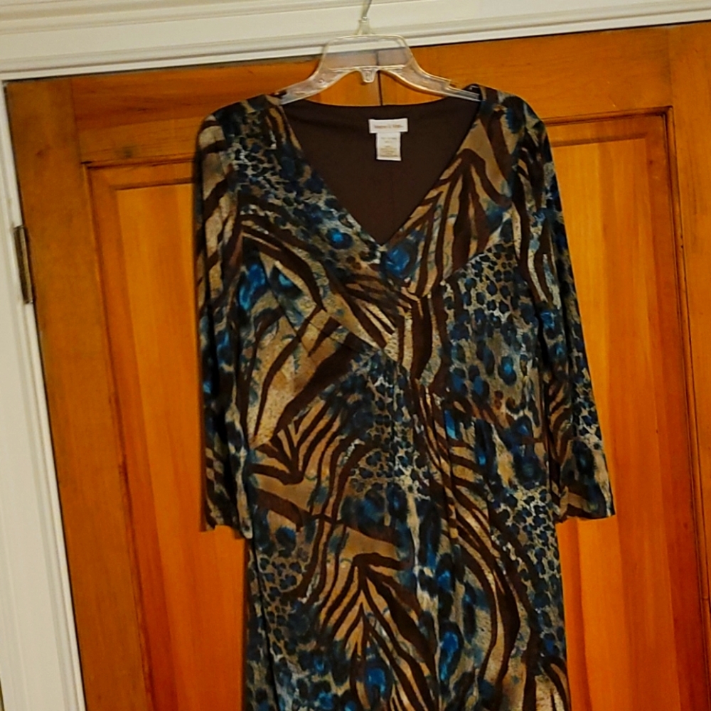Simple dress with fun pattern lined good for fall